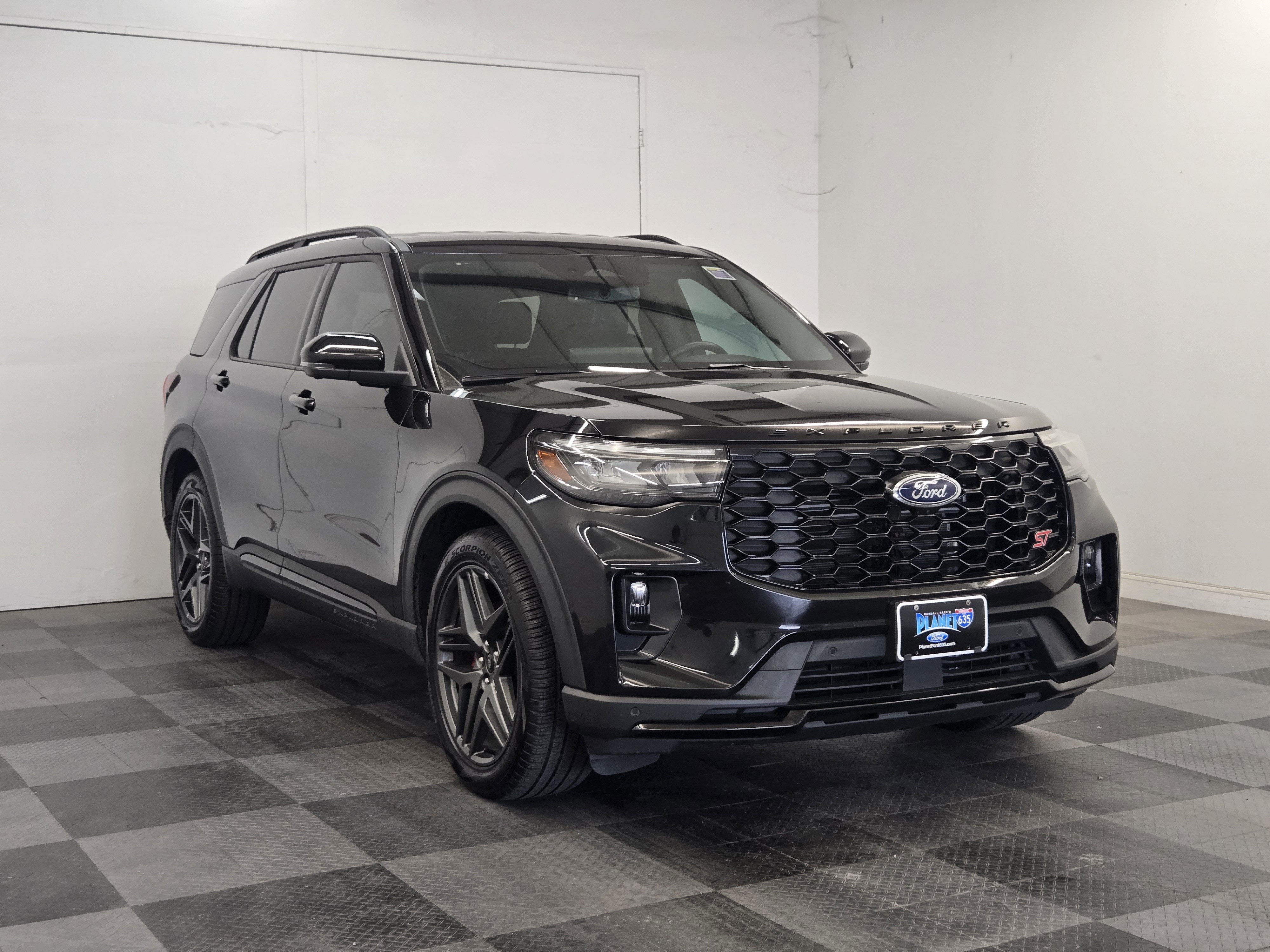 Certified 2025 Ford Explorer ST AWD/4WD image 2
