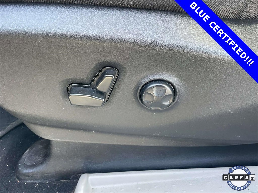 Used 2022 Chrysler Pacifica Touring-L image 16