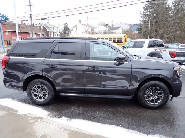 Certified 2025 Ford Expedition Active image 6