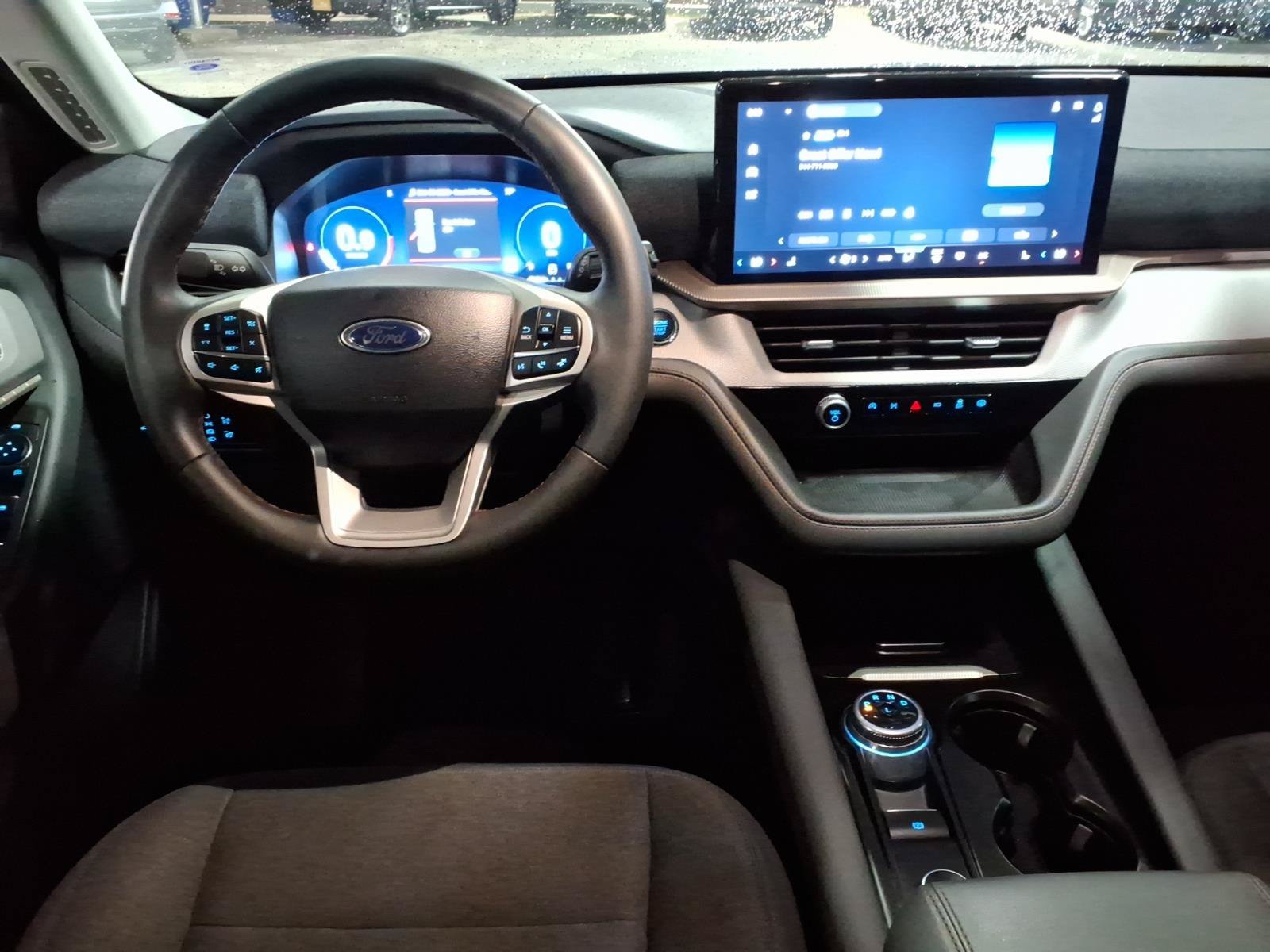 Certified 2025 Ford Explorer Active AWD/4WD image 13