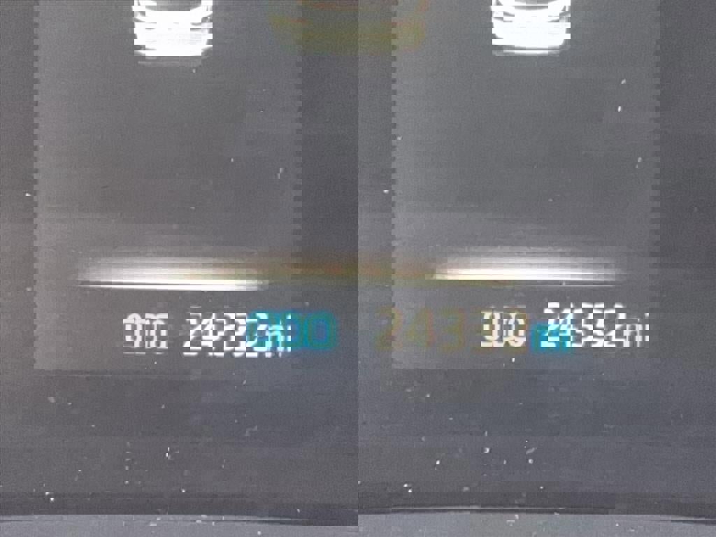 Used 2022 Toyota Sienna XSE image 28