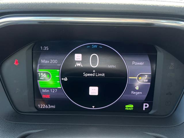 Used 2023 Chevrolet Bolt EUV Premier w/ Sun & Sound Package FWD image 16
