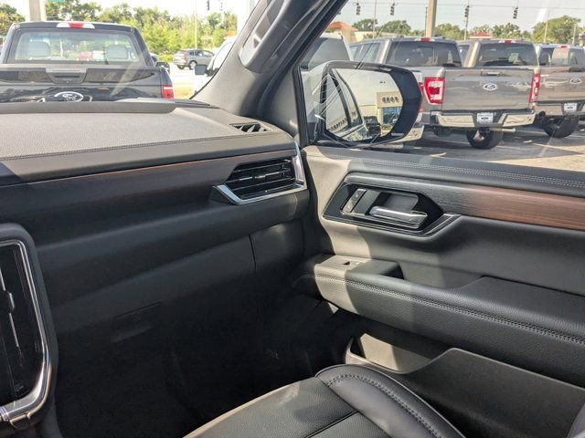 Used 2026 GMC Yukon Denali w/ Denali Reserve Package AWD/4WD image 16
