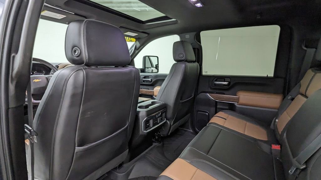 Used 2021 Chevrolet Silverado 3500 High Country image 36