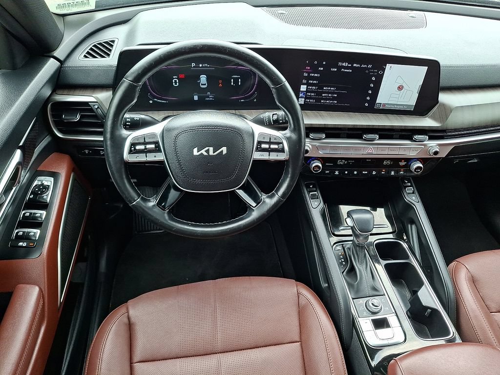 Used 2023 Kia Telluride EX AWD/4WD image 2