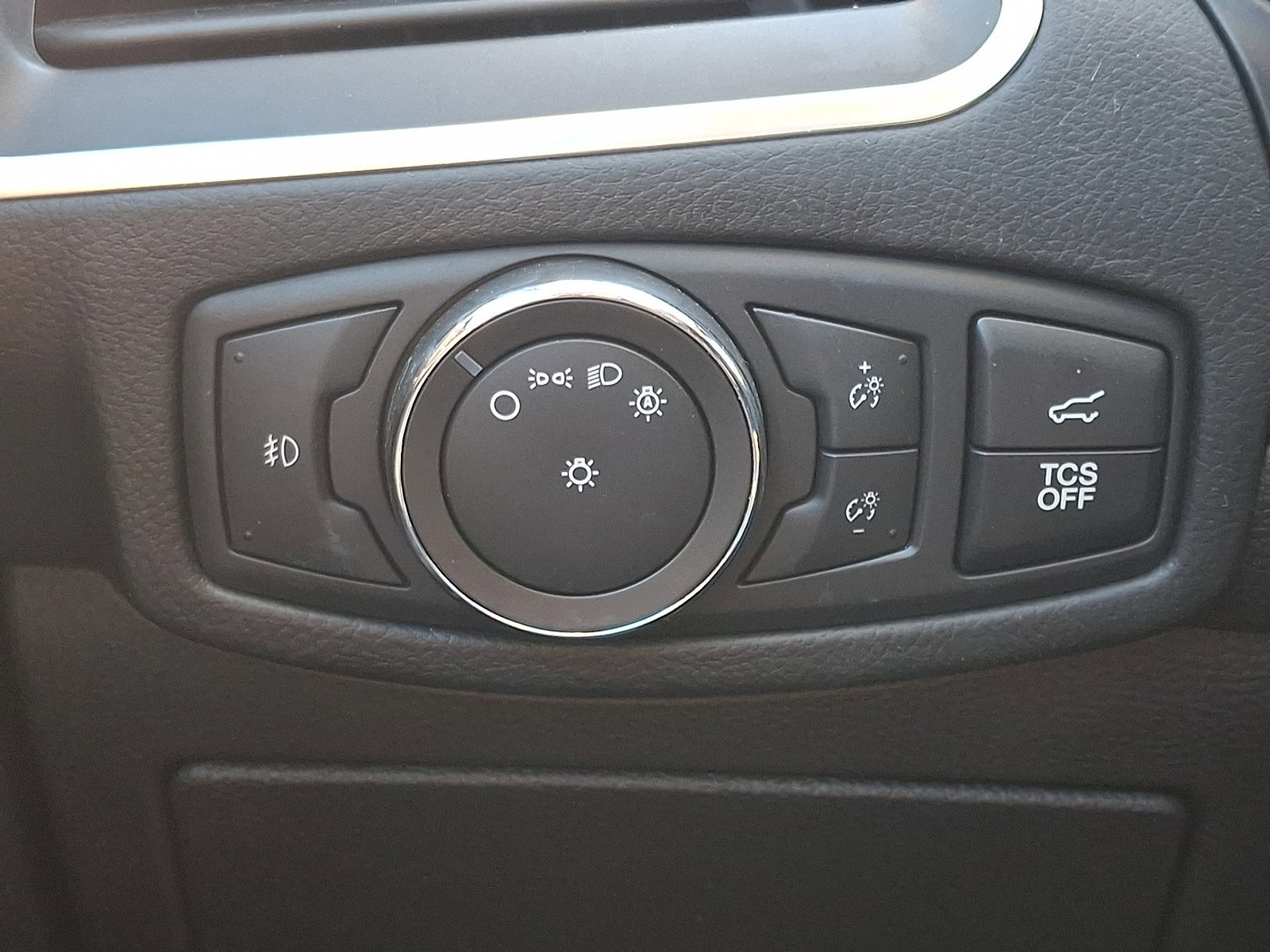 Certified 2022 Ford Edge Titanium w/ Equipment Group 301A image 26