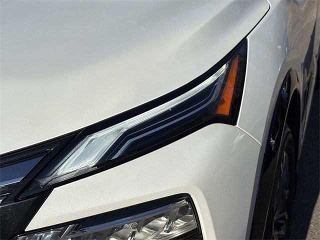 Used 2024 Nissan Rogue Platinum w/ Platinum Premium Package image 10