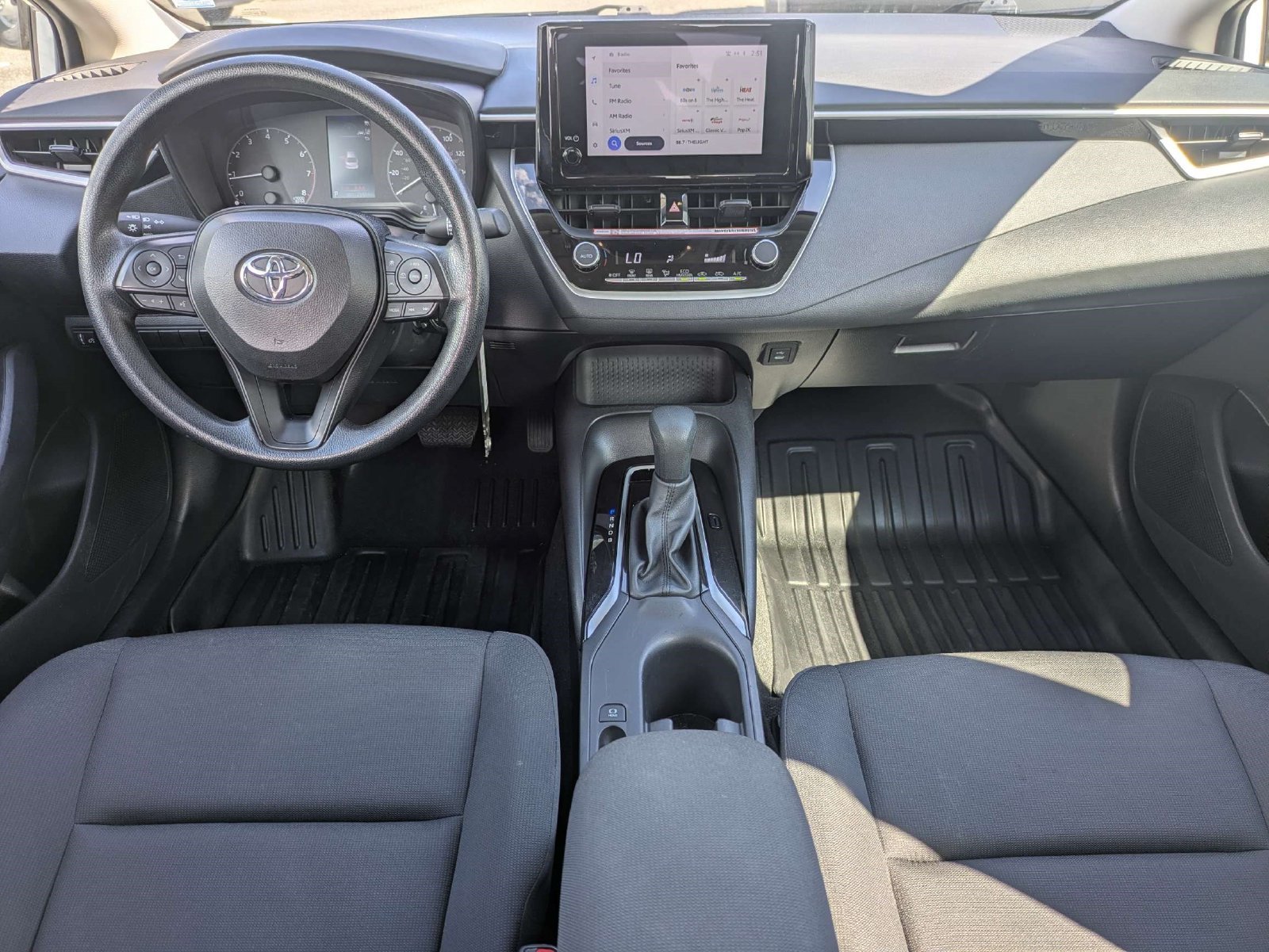 Used 2025 Toyota Corolla LE FWD image 16