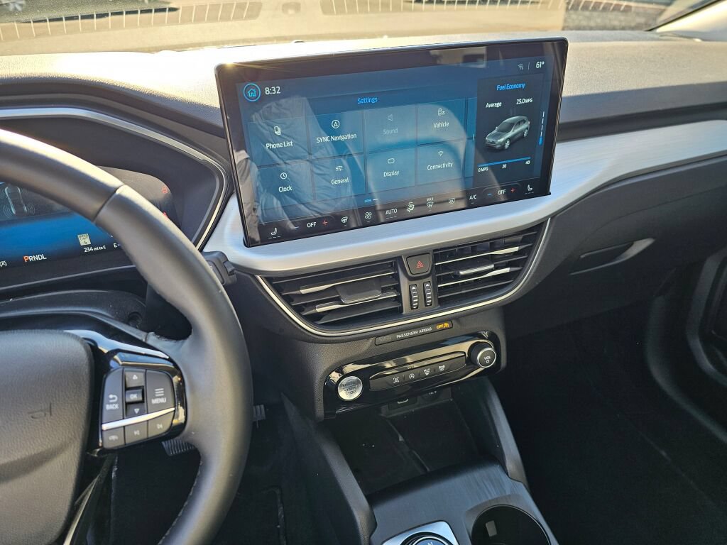 Certified 2025 Ford Escape Platinum AWD/4WD image 21