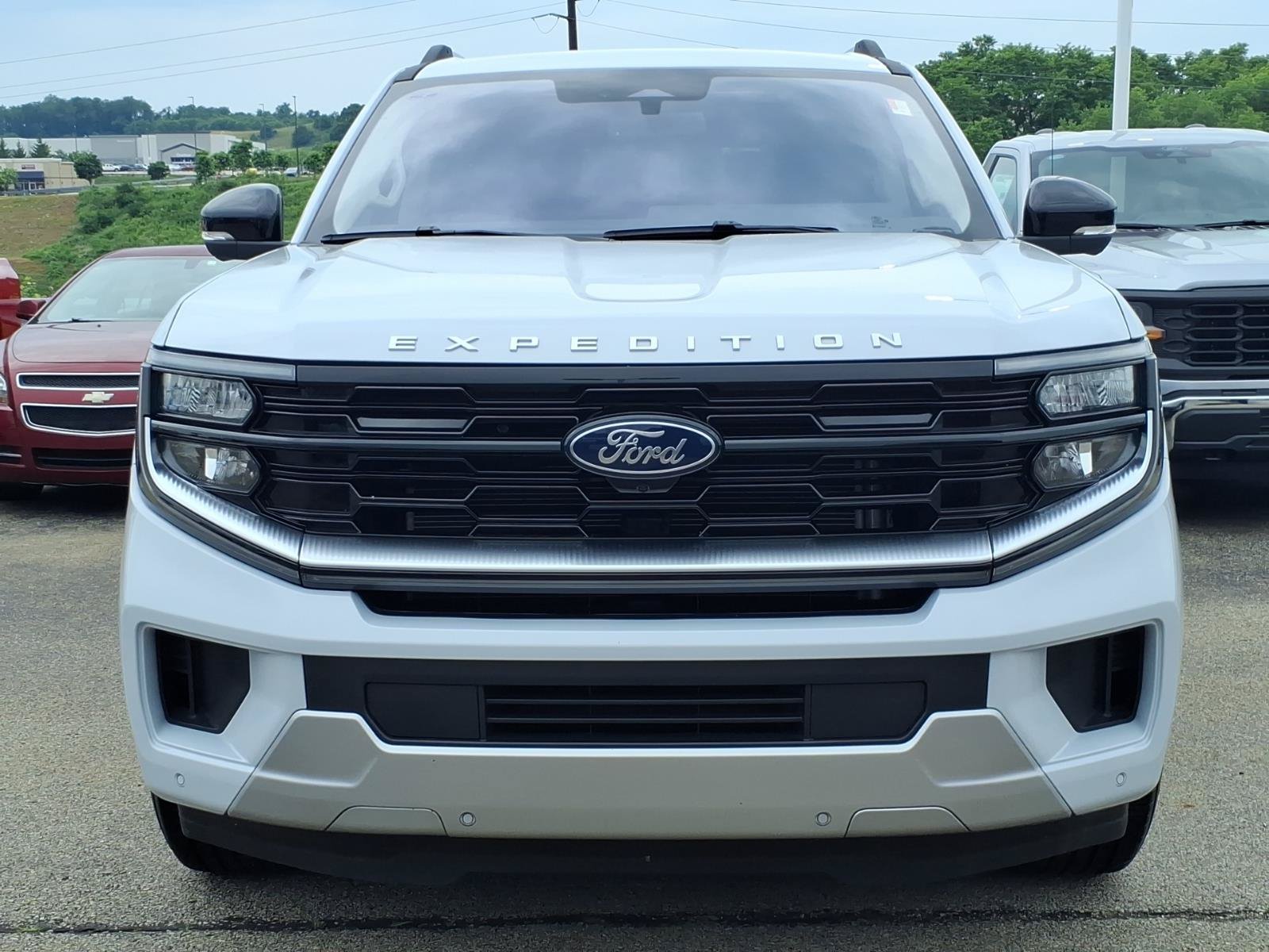 Certified 2025 Ford Expedition Platinum AWD/4WD image 2