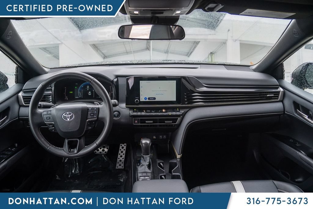Used 2025 Toyota Camry SE FWD image 4