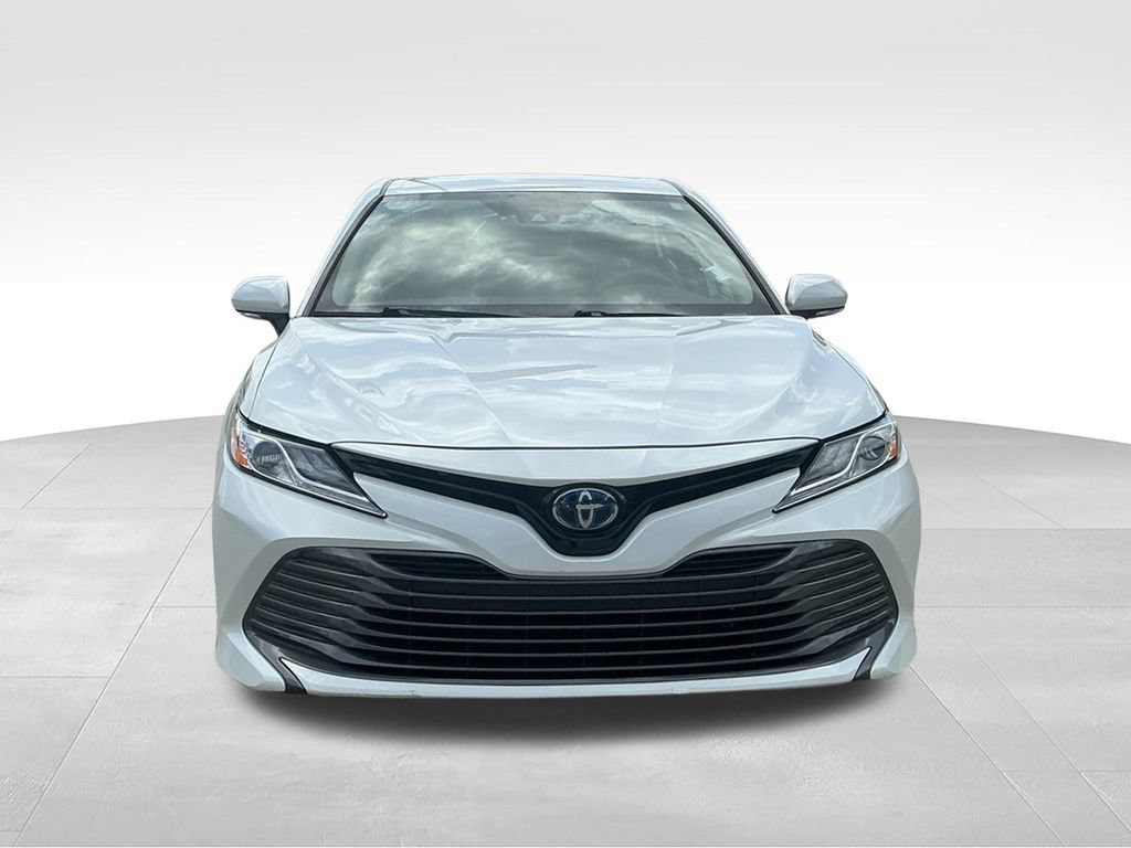 Used 2020 Toyota Camry XLE FWD image 18