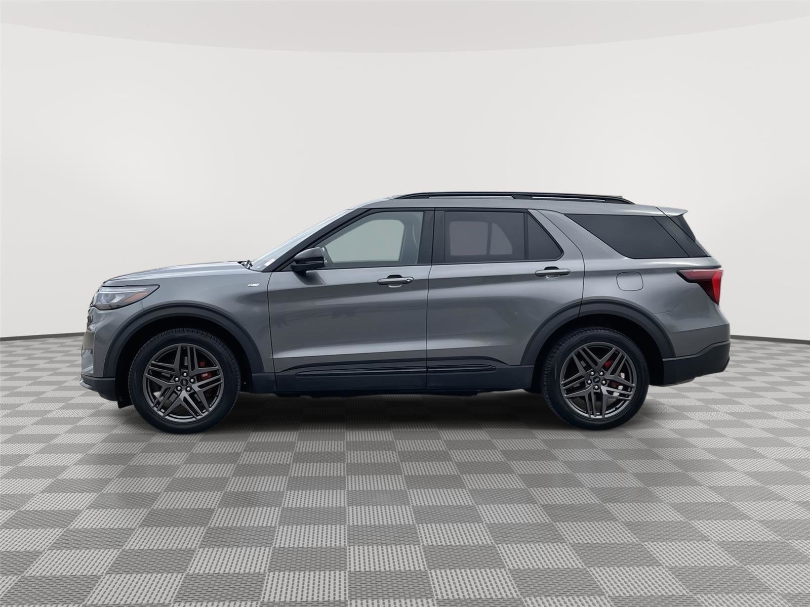 Certified 2025 Ford Explorer ST-Line w/ ST-Line Street Pack AWD/4WD image 2