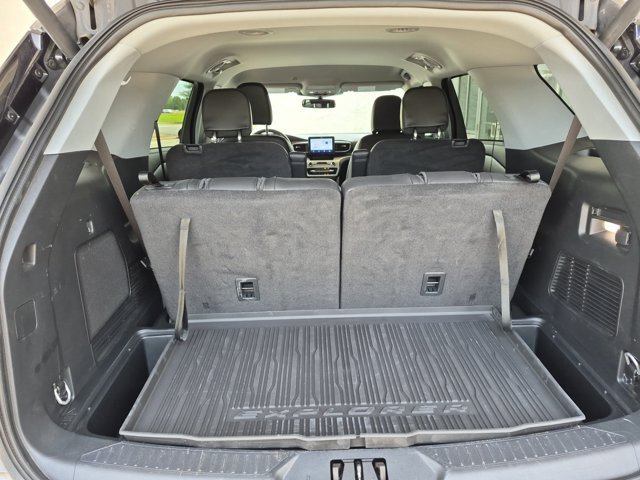 Certified 2023 Ford Explorer XLT w/ Equipment Group 202A RWD image 32
