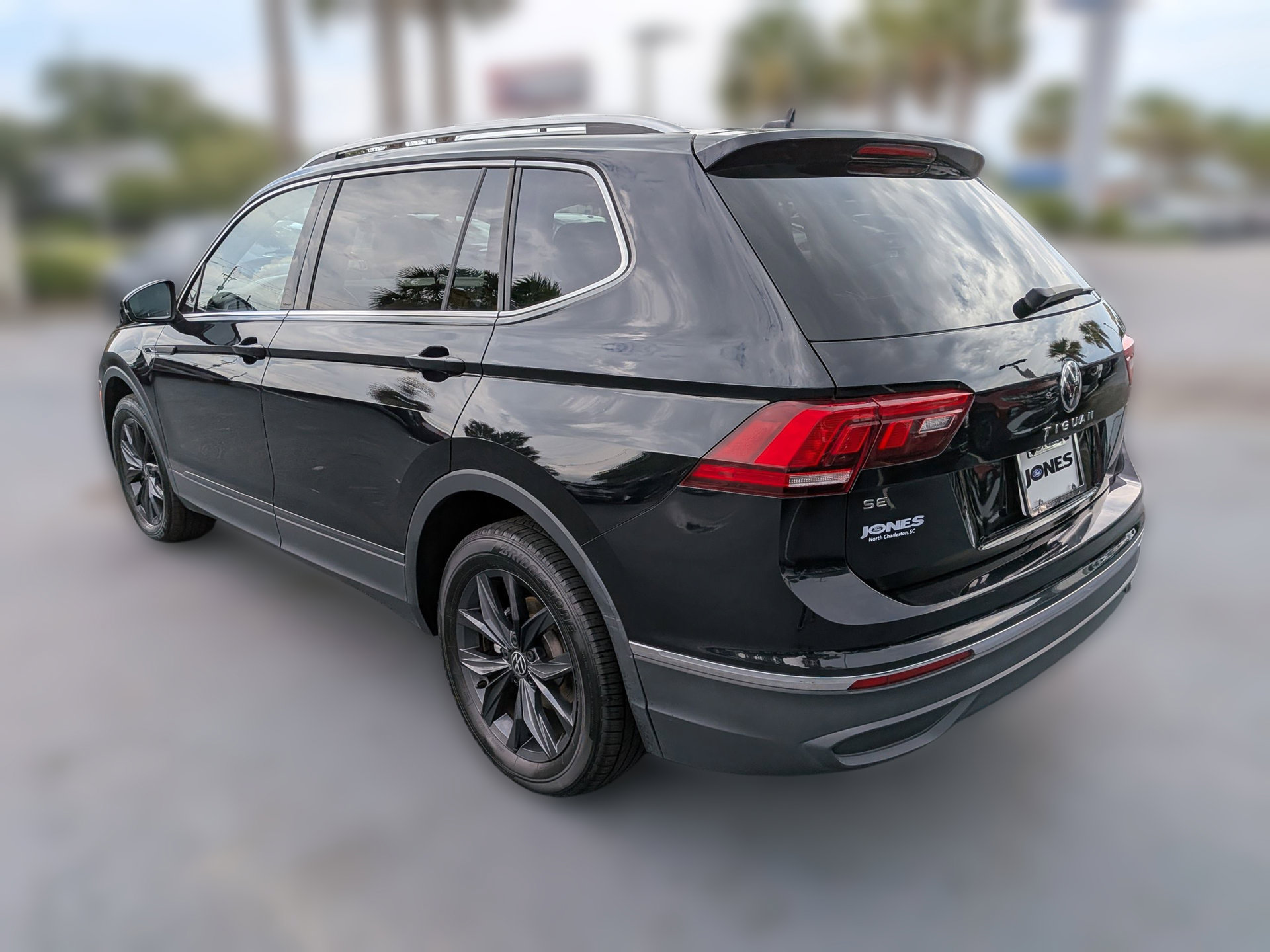Used 2024 Volkswagen Tiguan SE FWD image 7