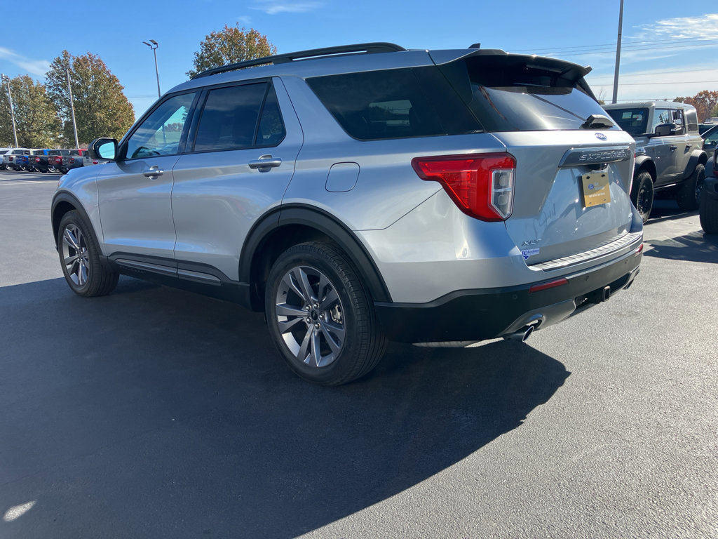 Certified 2021 Ford Explorer XLT w/ Equipment Group 202A image 3