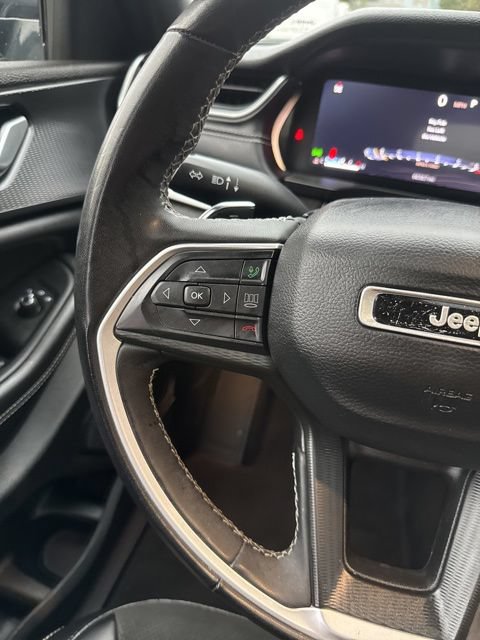 Used 2023 Jeep Grand Cherokee L Laredo AWD/4WD image 17