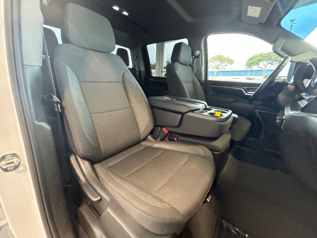 Used 2025 Chevrolet Silverado 2500 LT w/ Convenience Package AWD/4WD image 31
