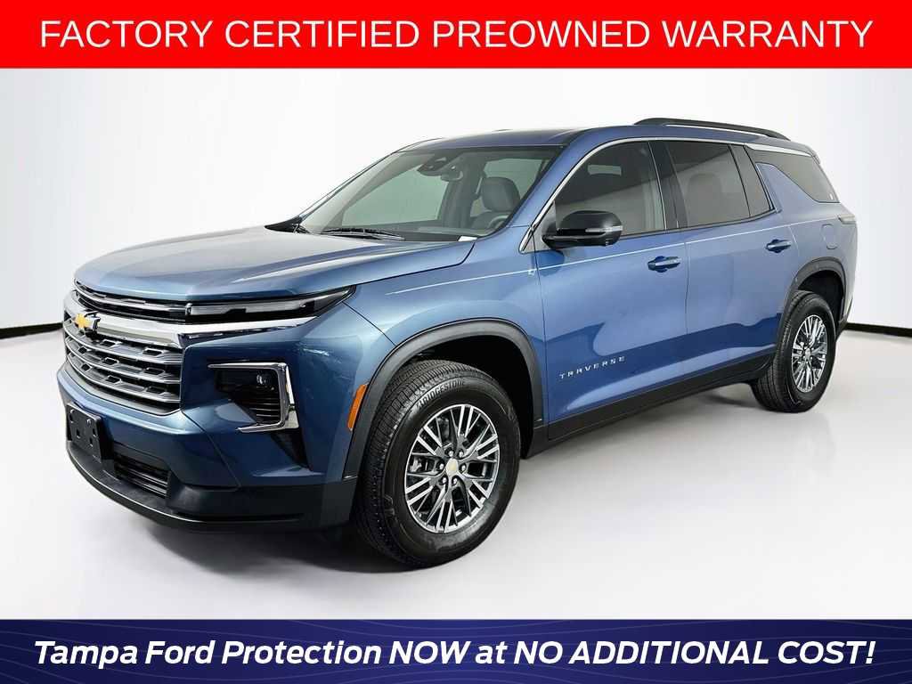 Used 2024 Chevrolet Traverse LT