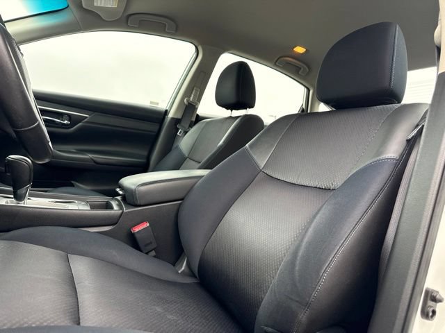 Used 2017 Nissan Altima 2.5 SR w/ Midnight Edition Package FWD image 16