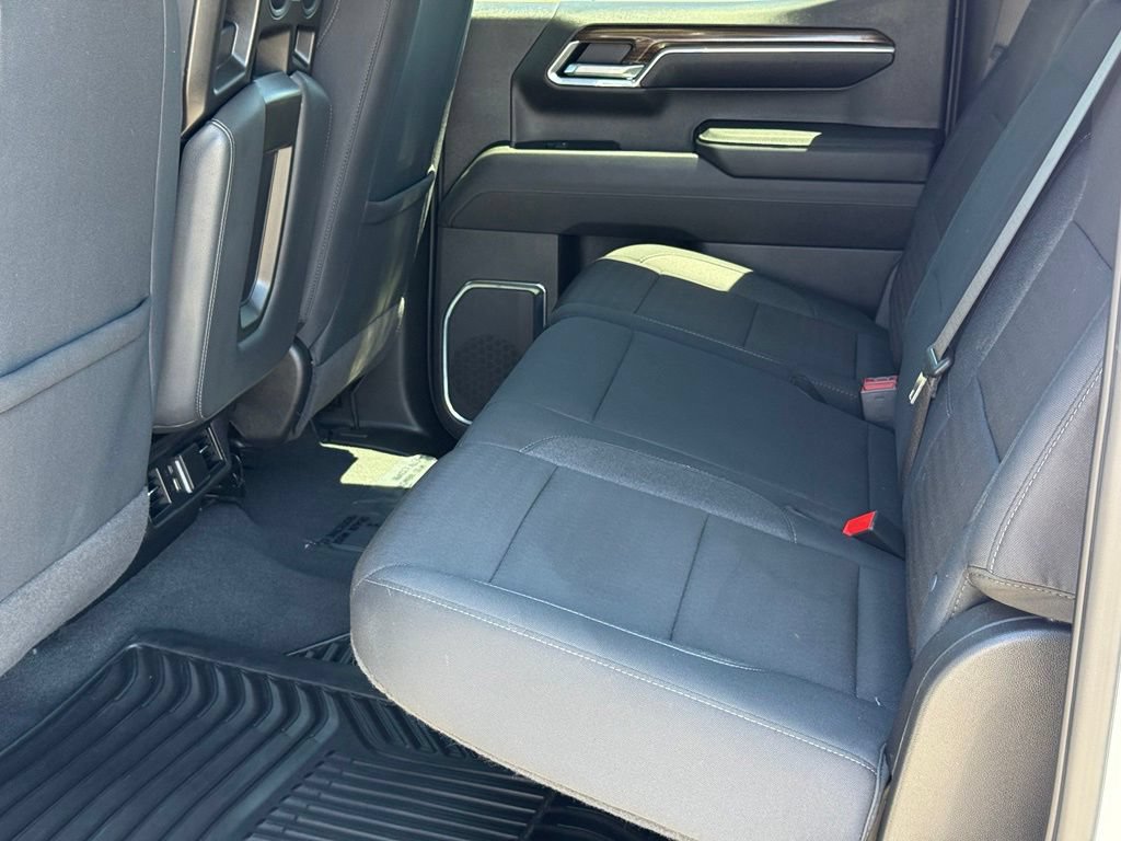 Used 2024 Chevrolet Silverado 1500 LT AWD/4WD image 8