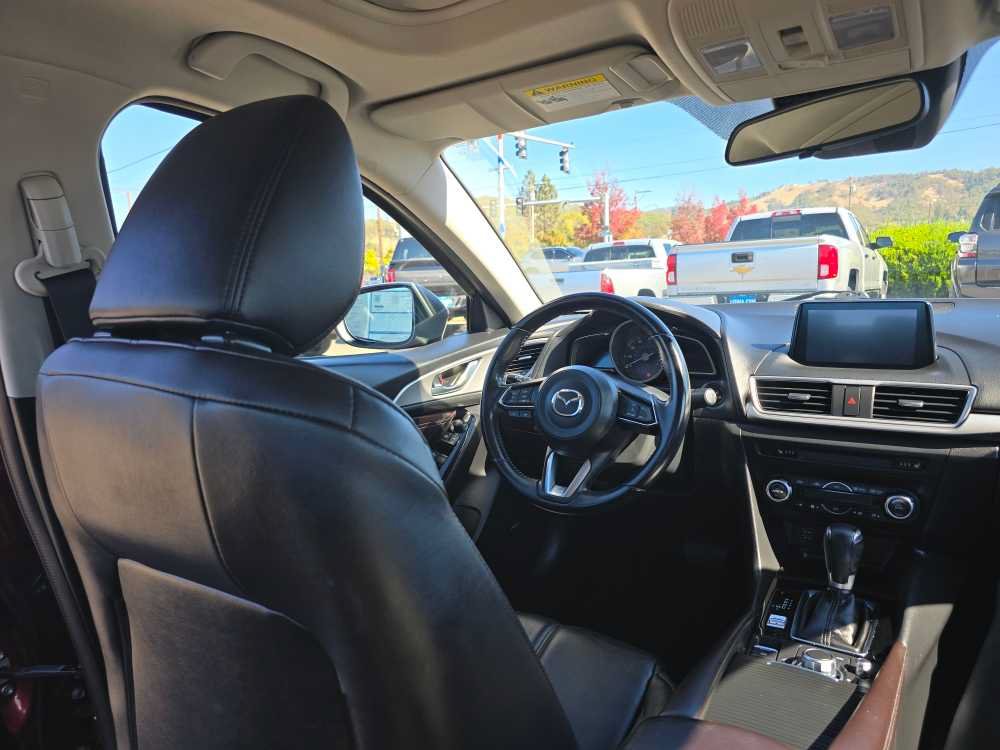 Used 2018 MAZDA MAZDA3 Touring FWD image 10
