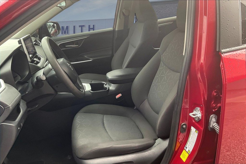 Used 2023 Toyota RAV4 XLE FWD image 21