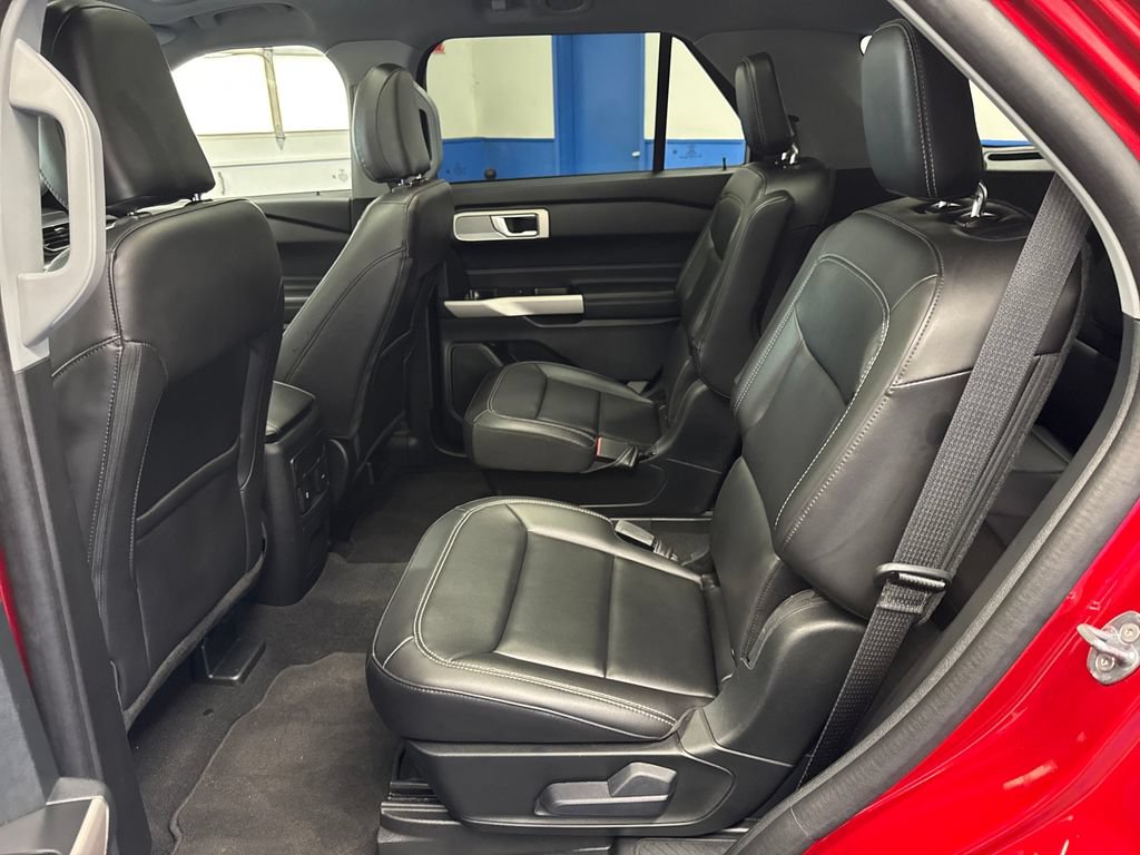Certified 2024 Ford Explorer XLT w/ Equipment Group 202A AWD/4WD image 29