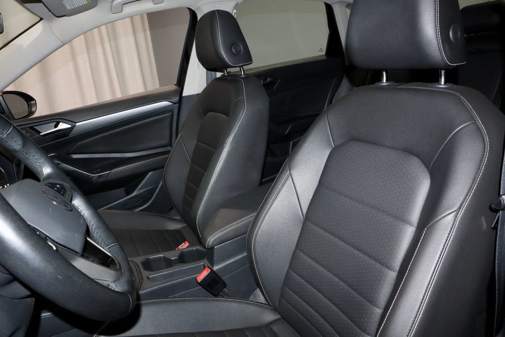 Used 2024 Volkswagen Jetta SE FWD image 26