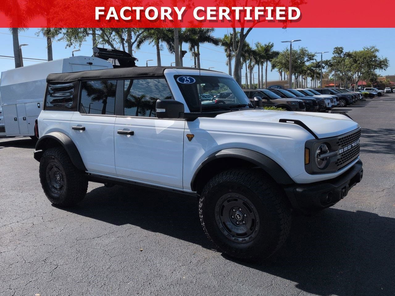 Certified 2025 Ford Bronco Badlands AWD/4WD image 1