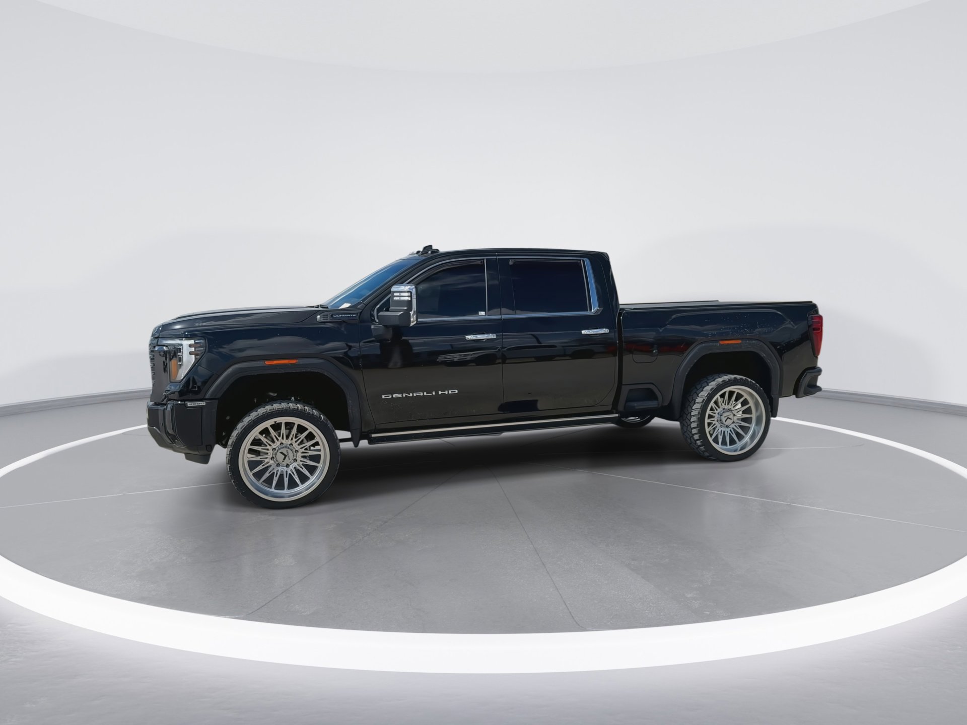 Used 2024 GMC Sierra 2500 Denali Ultimate w/ Max Trailering Package image 6