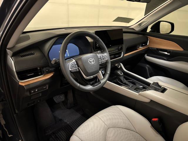 Used 2026 Toyota Grand Highlander FWD image 9