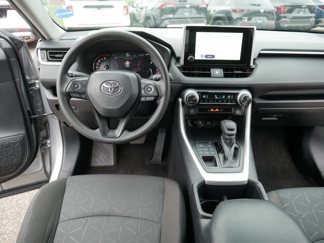 Used 2025 Toyota RAV4 XLE AWD/4WD image 20