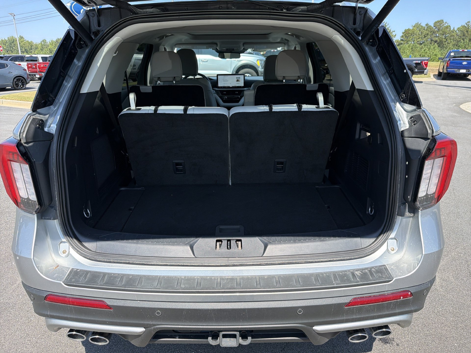 Certified 2025 Ford Explorer Platinum w/ Ultimate Package RWD image 15