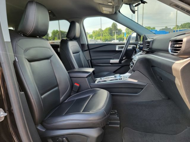 Certified 2023 Ford Explorer XLT w/ Equipment Group 202A AWD/4WD image 25