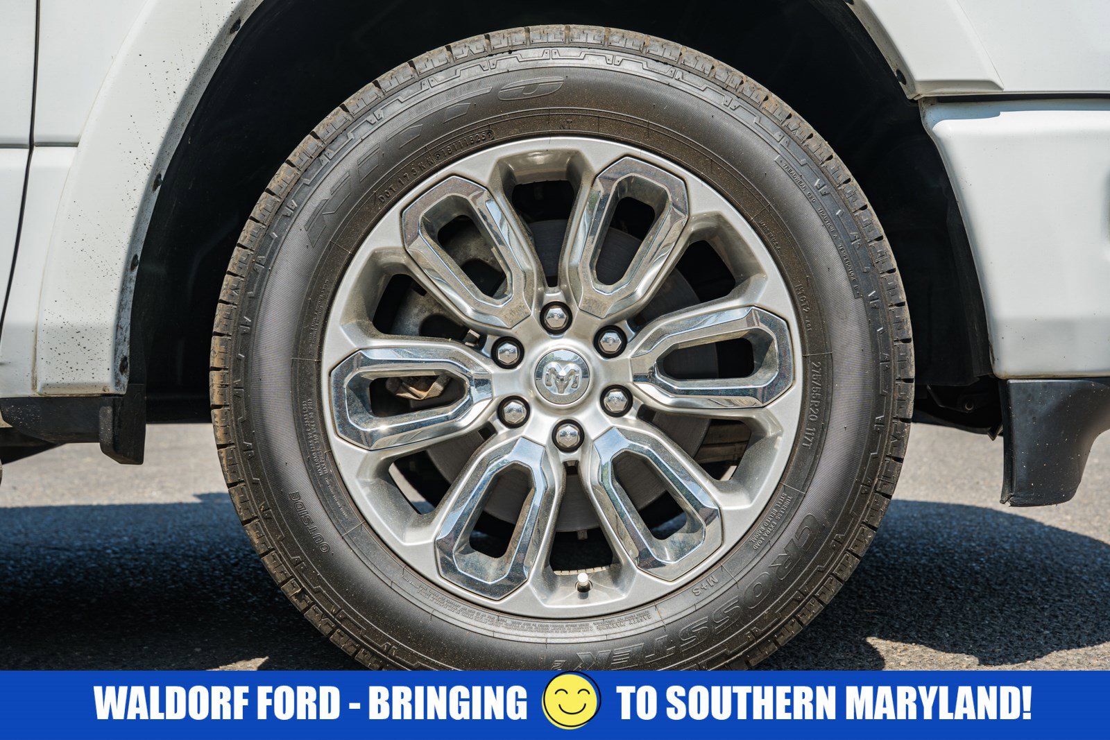 Used 2022 RAM 1500 Laramie w/ Sport Appearance Package AWD/4WD image 18