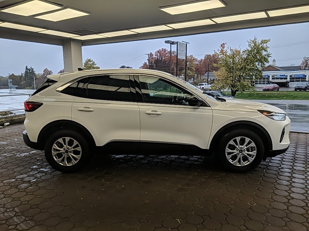 Certified 2023 Ford Escape Active image 2