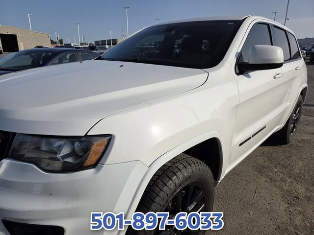 Used 2020 Jeep Grand Cherokee Altitude RWD image 4