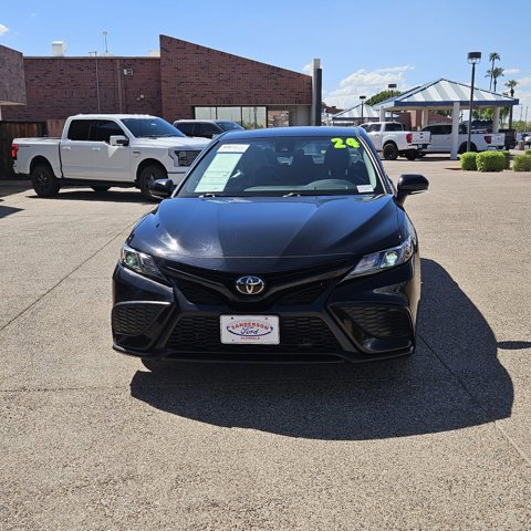 Used 2024 Toyota Camry SE image 8