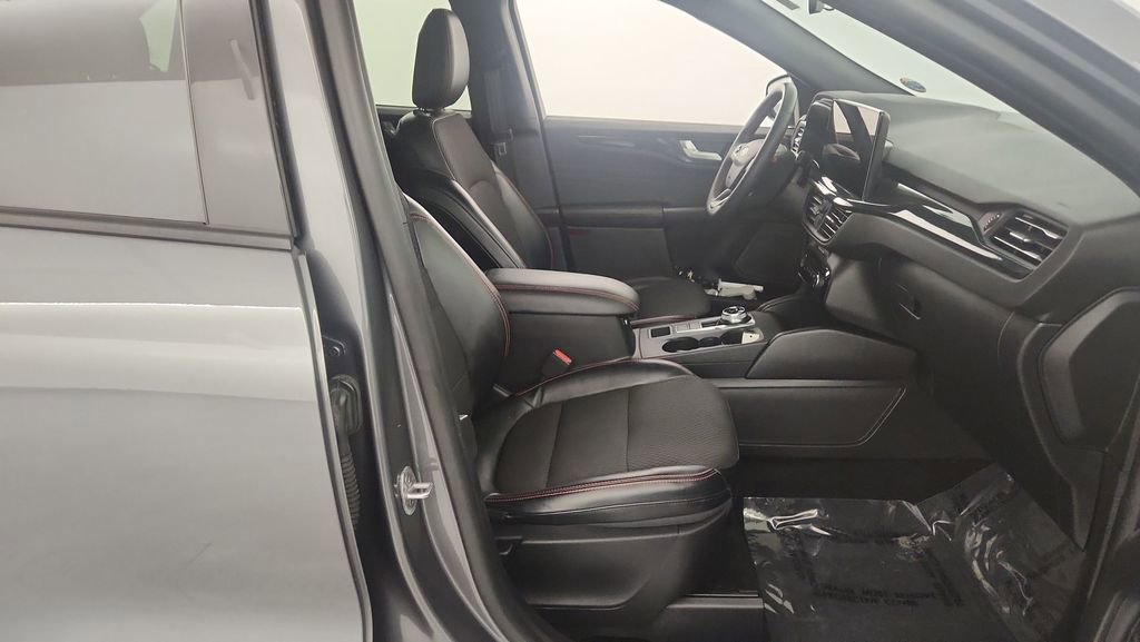 Certified 2023 Ford Escape ST-Line w/ Tech Pack #1 image 30