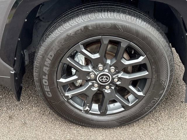 Used 2023 Toyota Sequoia Platinum AWD/4WD image 9