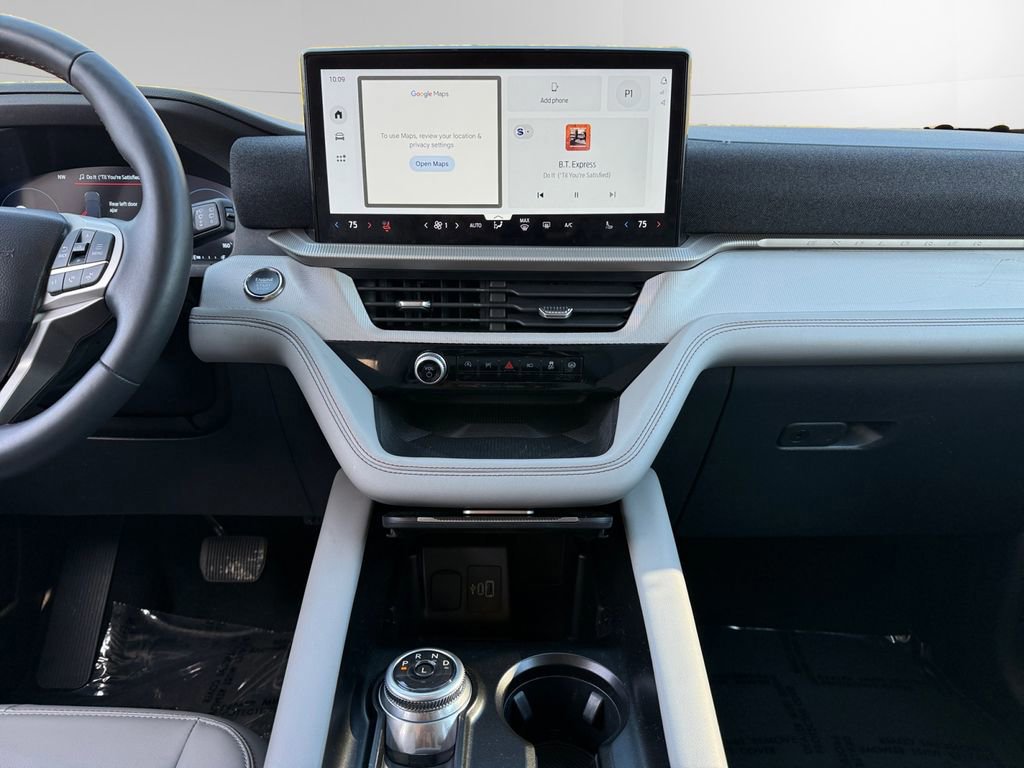 Certified 2025 Ford Explorer Active w/ Active Comfort Package image 11