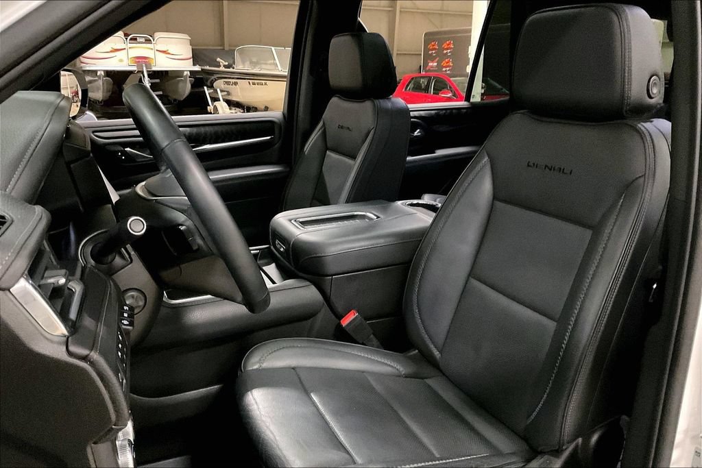 Used 2023 GMC Yukon Denali w/ LPO, Floor Liner Package AWD/4WD image 24