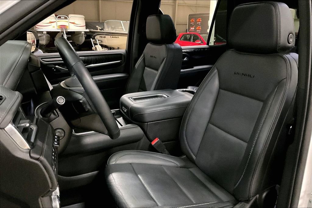 Used 2023 GMC Yukon Denali w/ LPO, Floor Liner Package AWD/4WD image 24