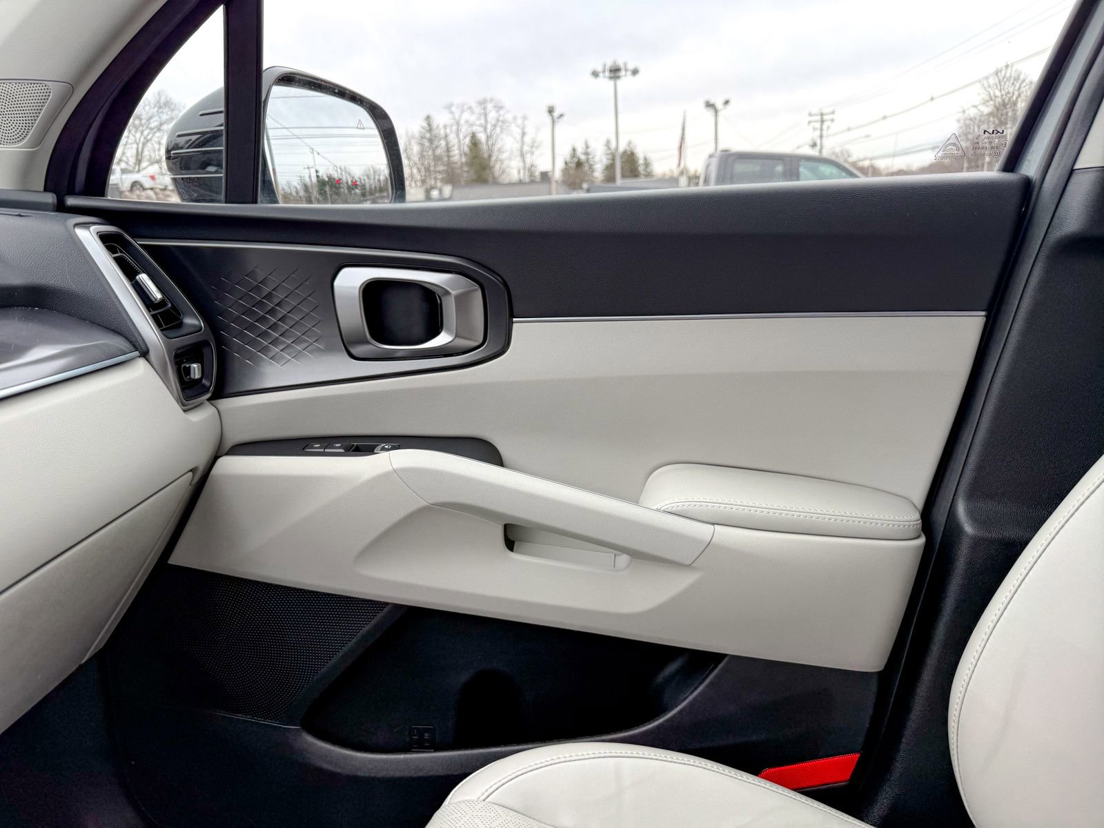 Used 2023 Kia Sorento S FWD image 41