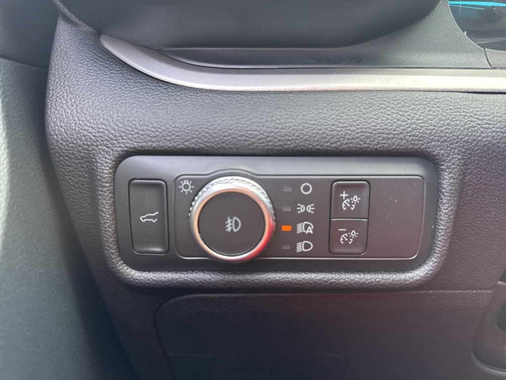 Certified 2022 Ford Explorer XLT w/ Equipment Group 202A image 17