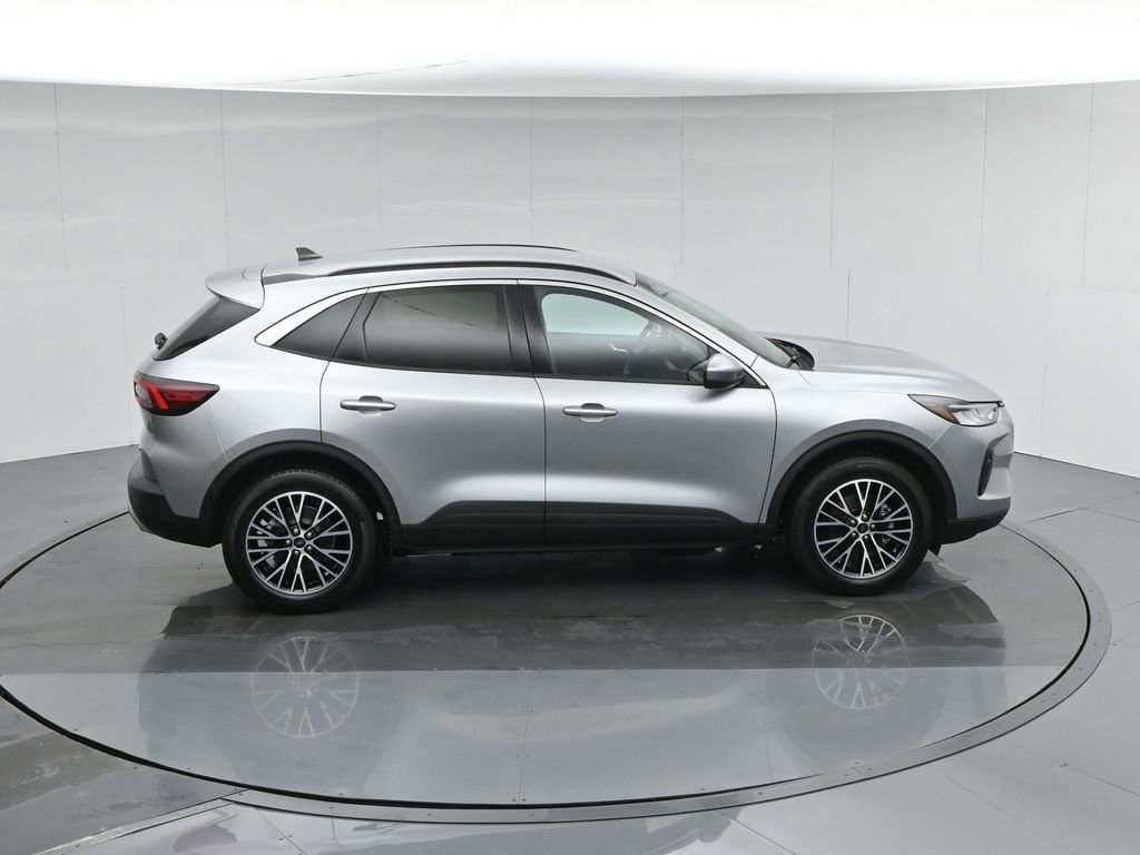 Certified 2023 Ford Escape SE image 12
