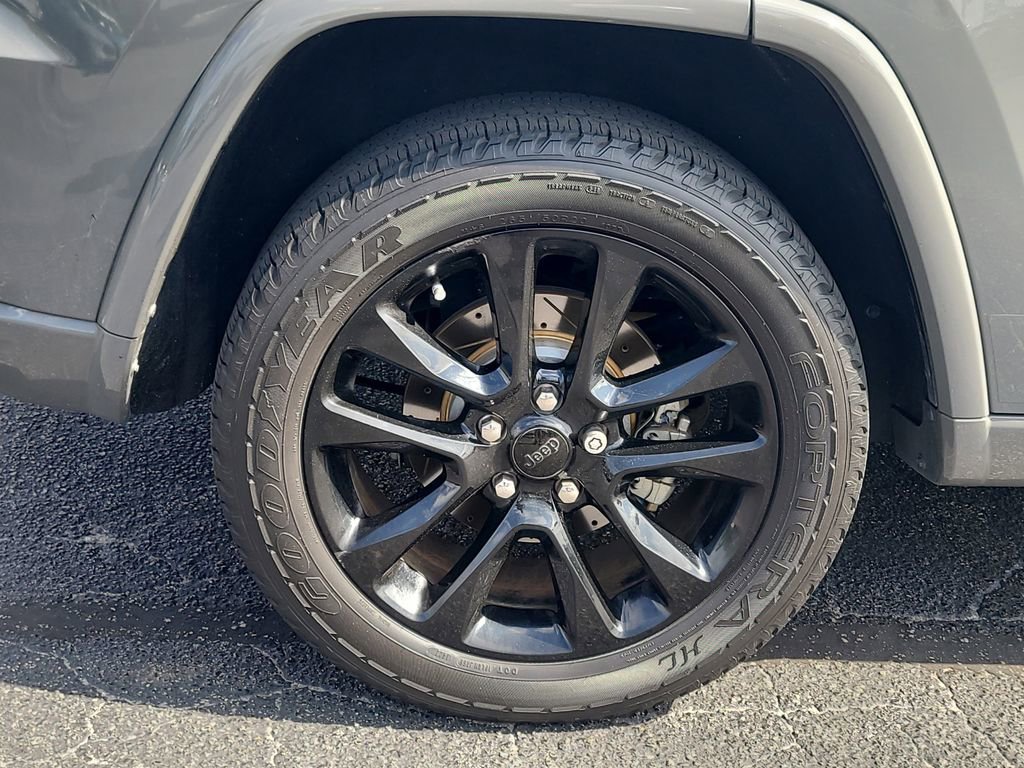 Used 2020 Jeep Grand Cherokee Altitude image 5