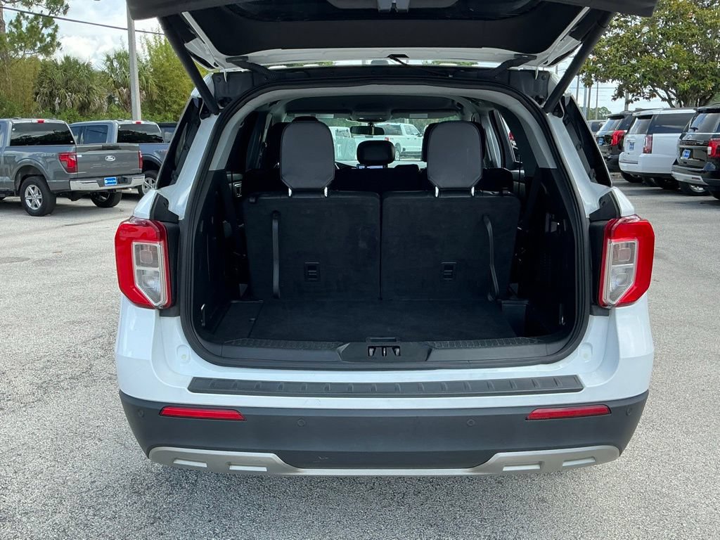 Certified 2023 Ford Explorer XLT w/ Equipment Group 202A RWD image 17