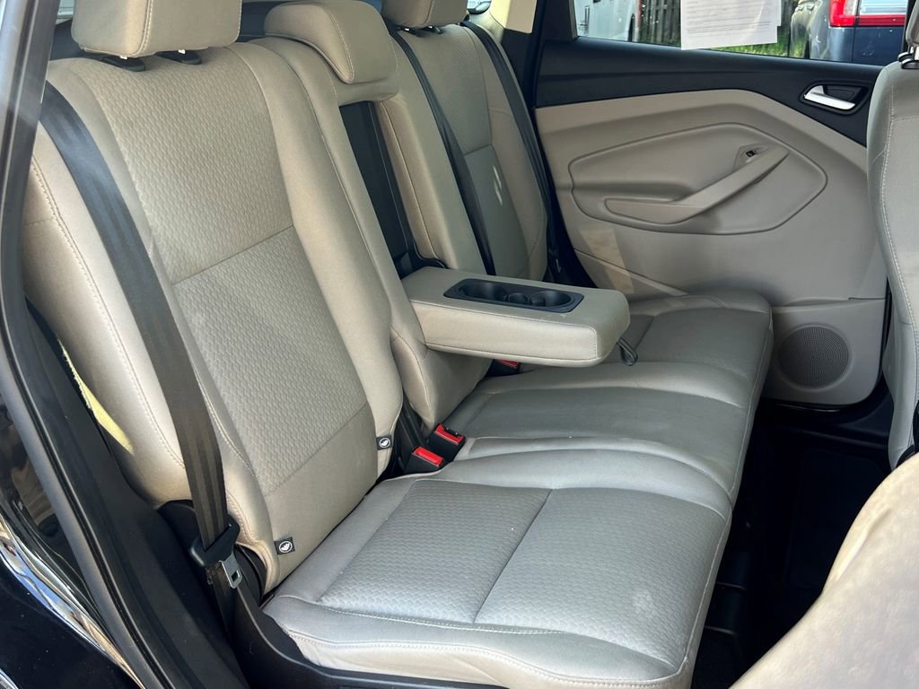 Certified 2019 Ford Escape SE FWD image 15